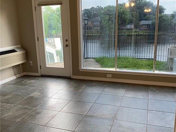 5th image of 837 Parkway Dr