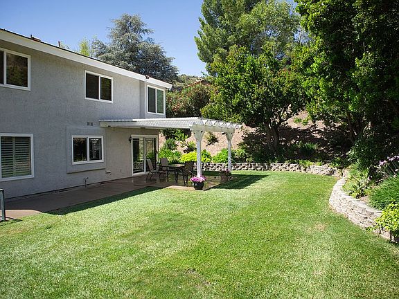 4th image of 1572 Valecroft Ave