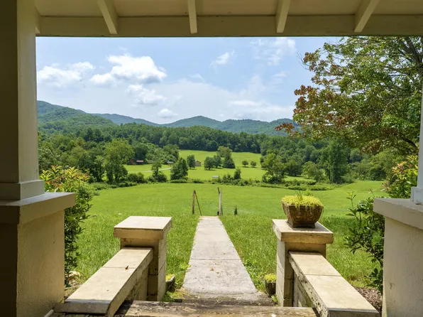 805 Bethabara Rd, Hayesville, NC 28904
