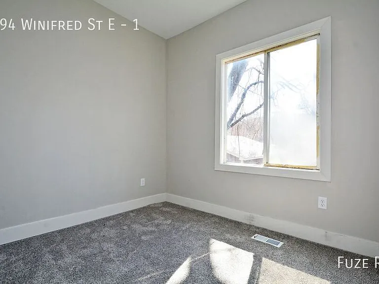 294 Winifred St E #1 — Photo 9