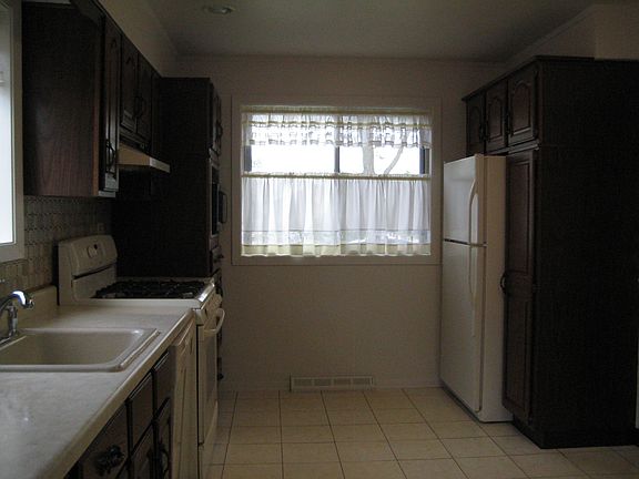 5th image of 8820 Osceola Ave