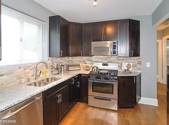 3rd image of 4513 Joliet Ave
