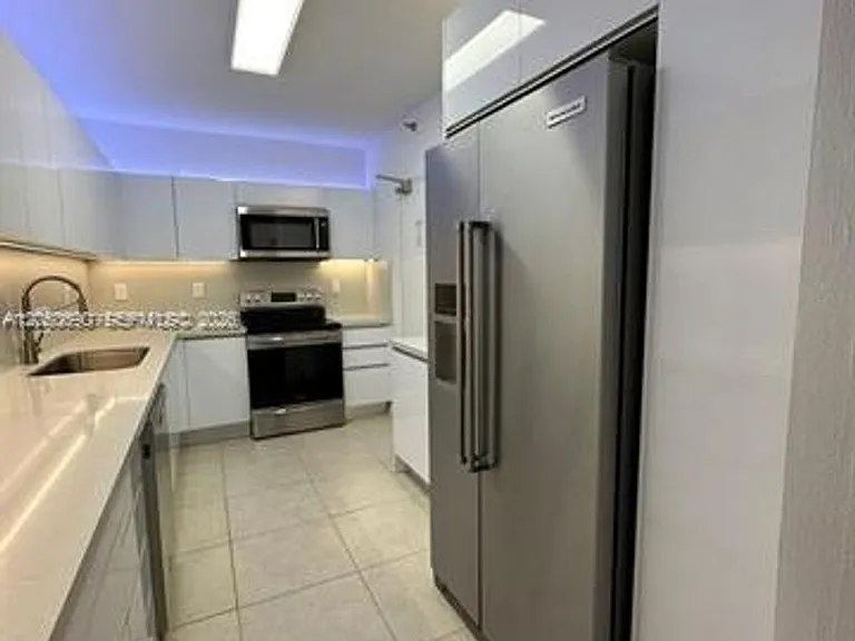10185 Collins Avenue Cu #1103 — Photo 17
