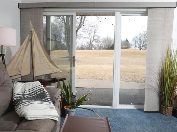 1800 Country Club Dr Unit 120, Okoboji, IA 51355