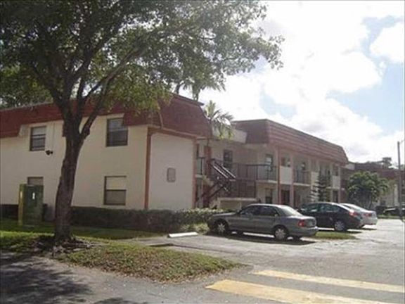 4th image of 860 NE 207th Ter APT 101