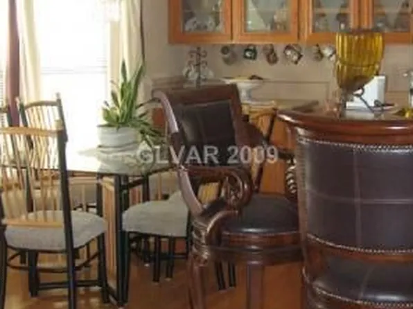 2824 Shannon River Dr, Las Vegas, NV 89117