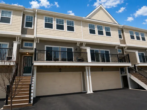 2429 121st Cir NE Unit I, Blaine, MN 55449