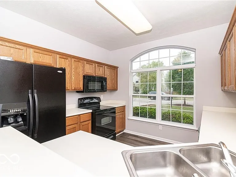 10272 Lakeland Dr — Photo 6