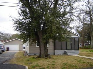 206 Saint Charles St, Norco, LA 70079