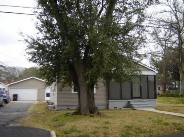 206 Saint Charles St, Norco, LA 70079