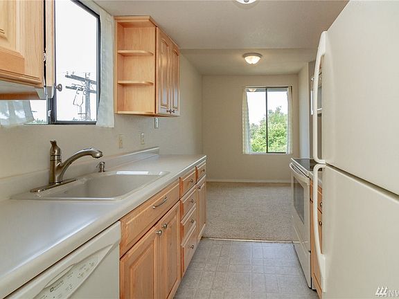 4th image of 3503 S 160th St APT C1
