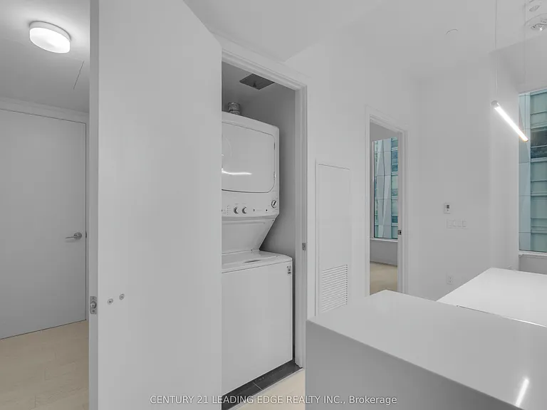 11 Yorkville Ave #3005 — Photo 30