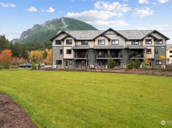 1847 SE 12th Street #202, North Bend, WA 98045