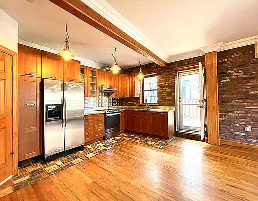 1st image of 135 16th St #2