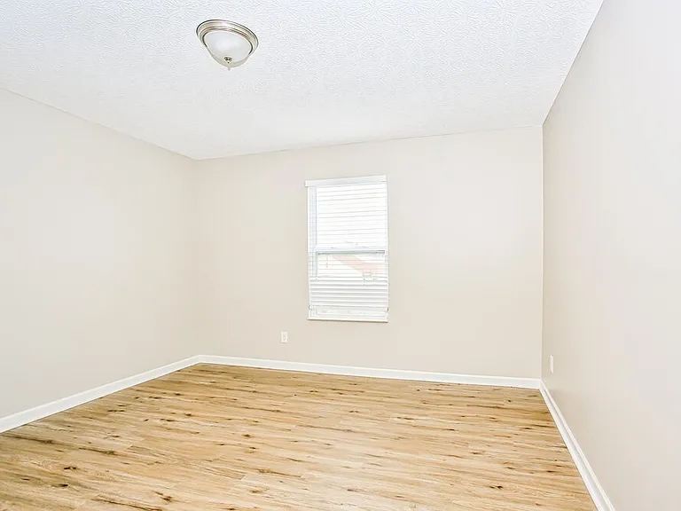 6322 Bellinger Dr — Photo 16
