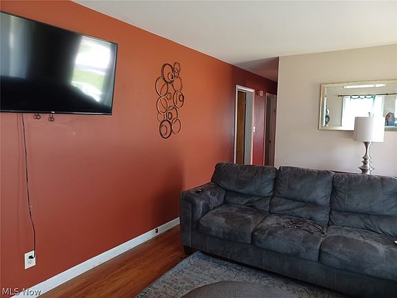 3rd image of 1460 Eastland Ave SE