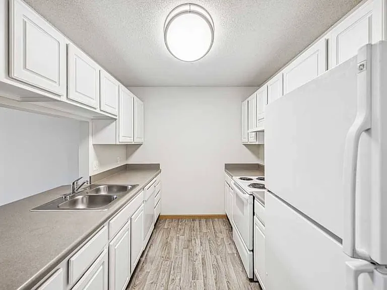 Northbrook Apartments — Photo 77