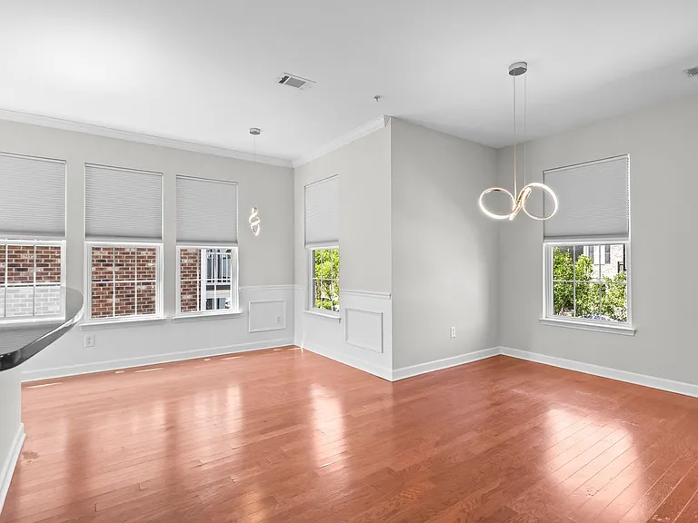 2798 Howard Ave #G — Photo 11