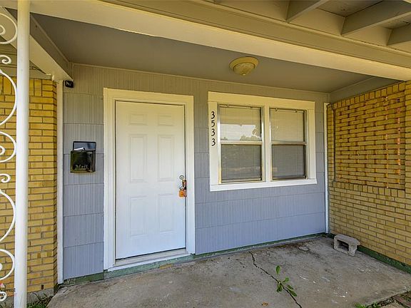 3rd image of 3533 Sunset Dr