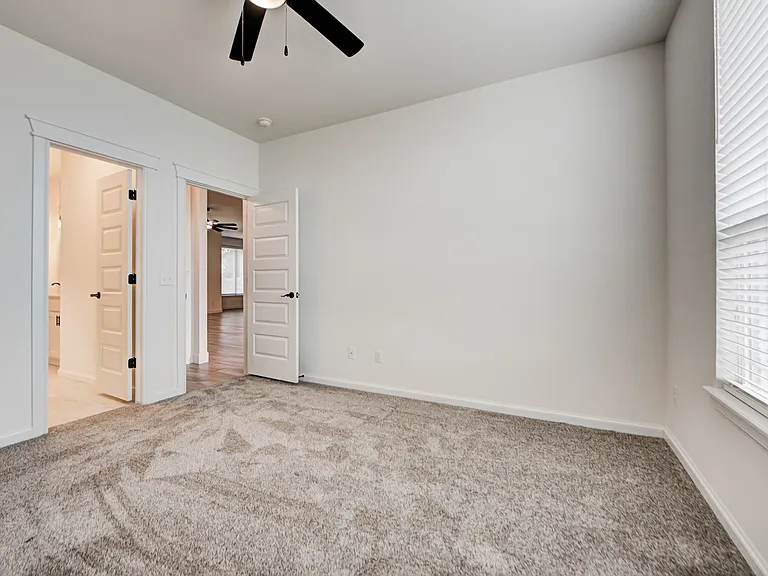 3027 Pescara Dr — Photo 45