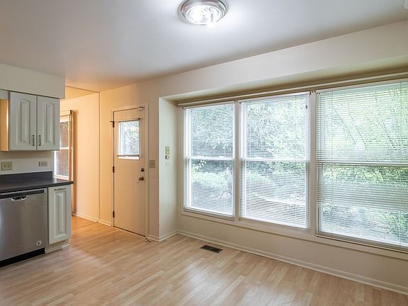 5th image of 1136 Dawes St