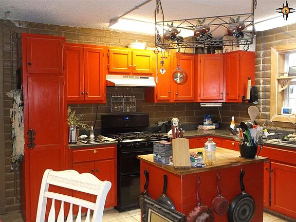 5th image of 204 Kennel Ln
