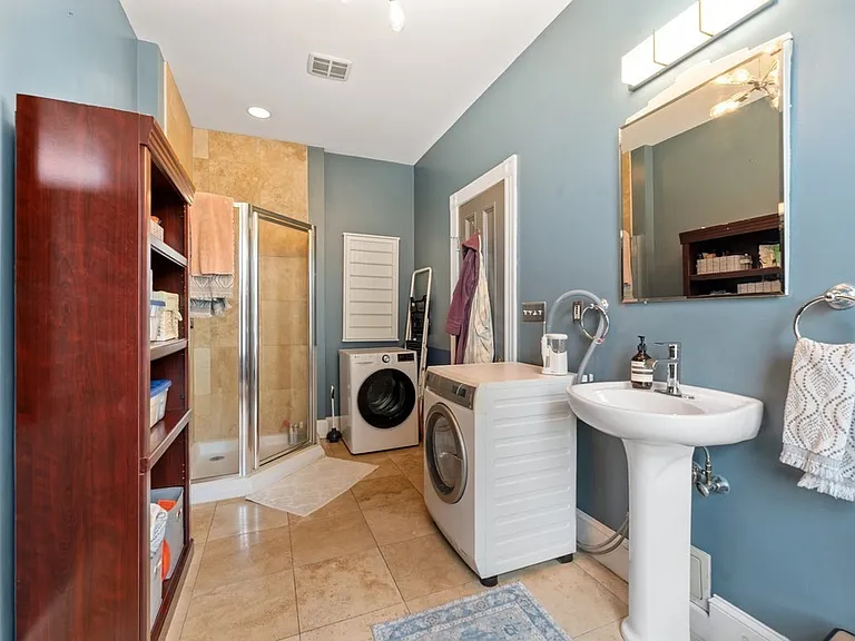 1411 Washington St #24 — Photo 12