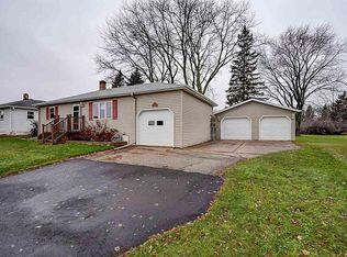 32 N Walker Way, Sun Prairie, WI 53590