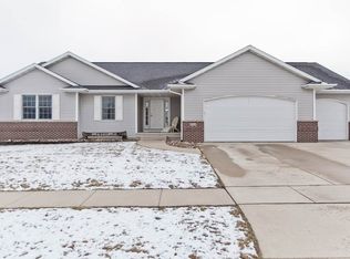 518 Ridgeview Dr, Atkins, IA 52206