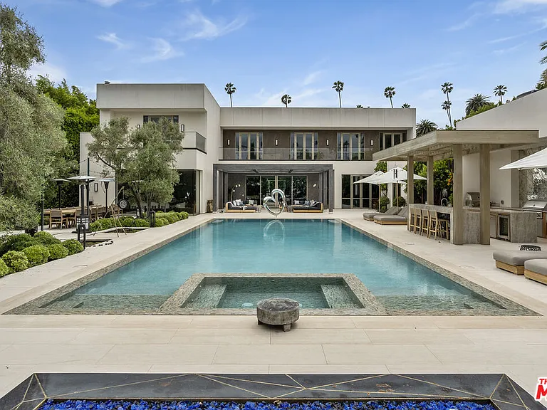 616 N Beverly Dr — Photo 23
