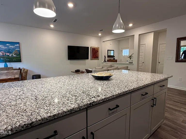 111 Golden Gate Ln — Photo 12
