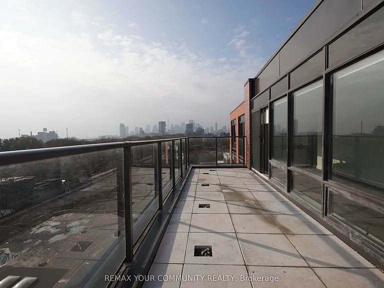 246 Logan Ave #723 — Photo 17