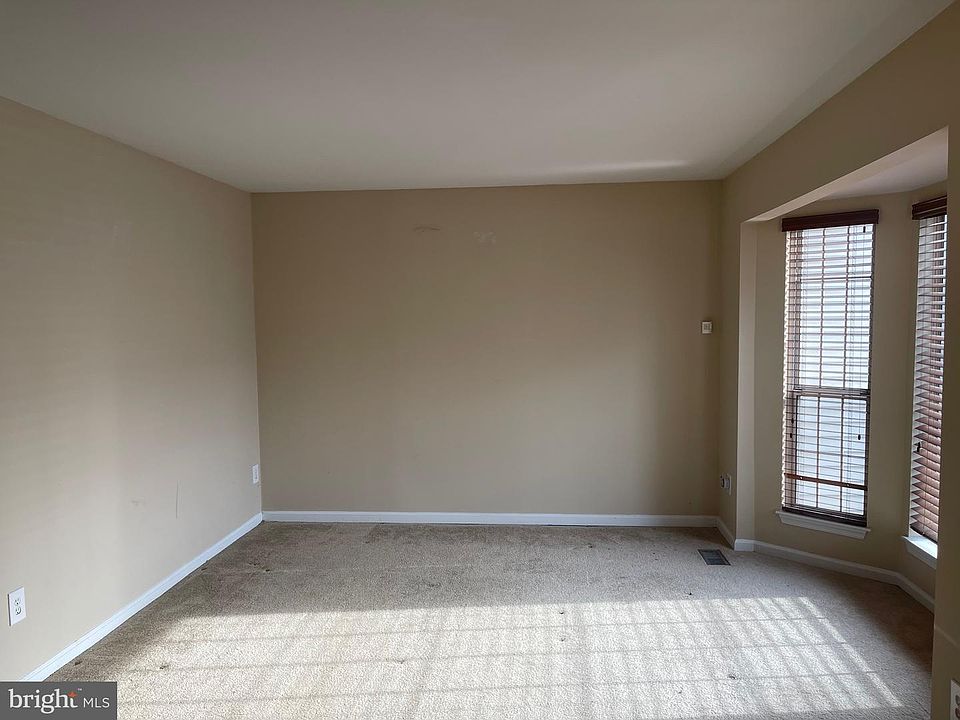 1st image of 103 Aston Ct