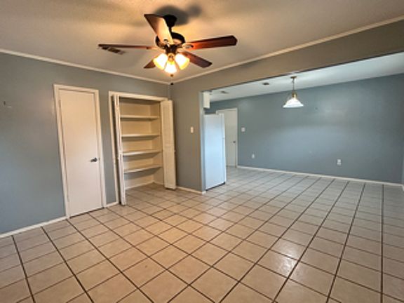 5th image of 82 Easy St