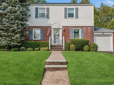 8 College Place, Garden City, NY, 11530
