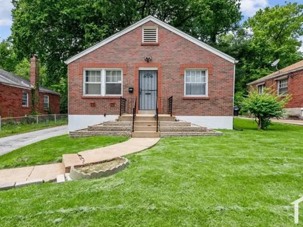 8733 College Ave, Saint Louis, MO 63136