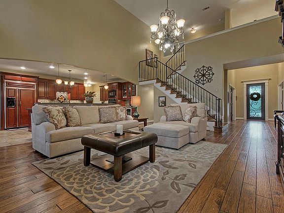 4th image of 2416 Padina Dr
