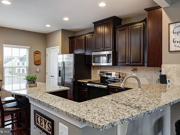 4th image of 139 Trout Lily Dr
