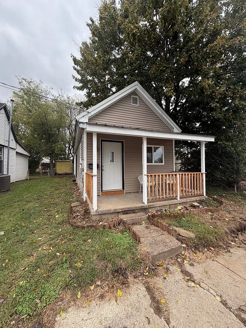 517 South 7th St. Boonville, IN 47601 — Photo 1