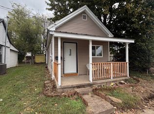 517 S 7th St, Boonville, IN 47601