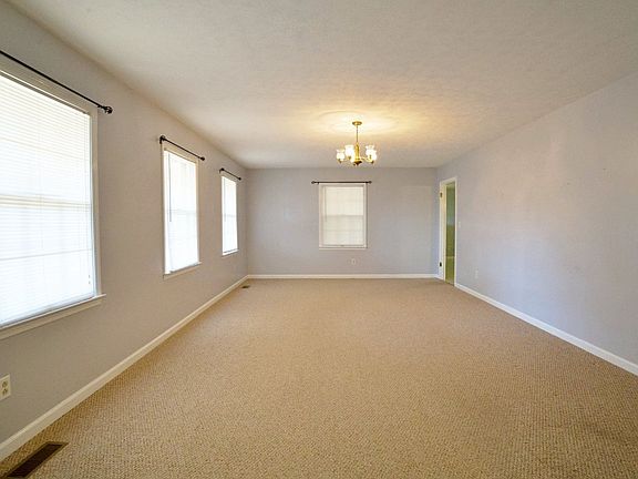 3rd image of 304 E Alabama St
