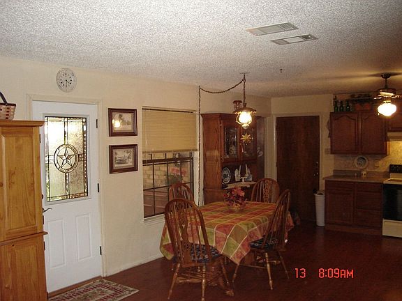 Kitchen Eating Area