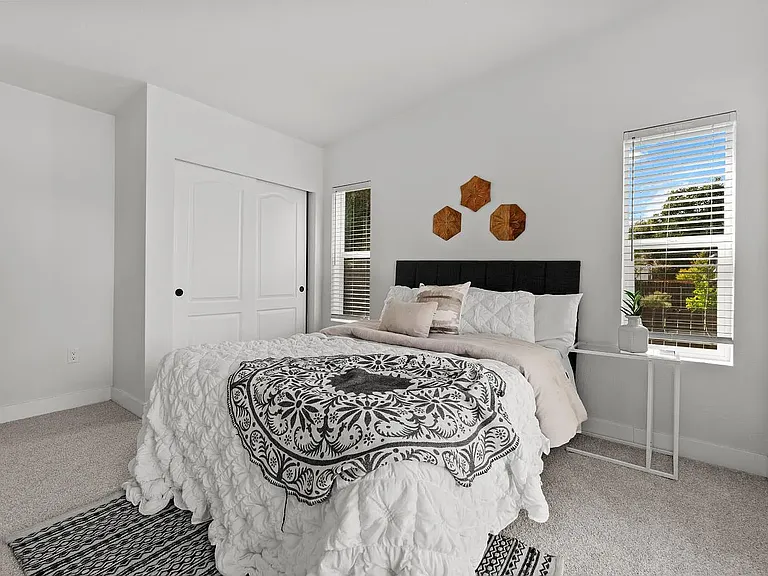 8368 Madison Ave — Photo 4