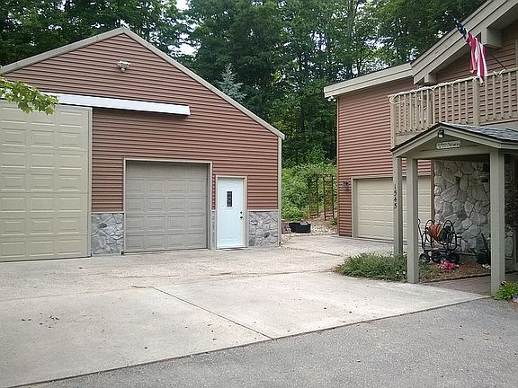 2nd image of 1545 Birchview Dr