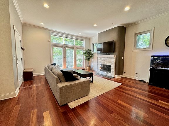 4th image of 2448 W Bloomingdale Ave APT 1W