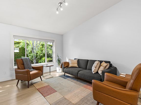 4th image of 225 Glen Park Dr #20
