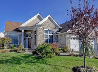 18 Fisher Island Ct, Monroe Township, NJ 08831