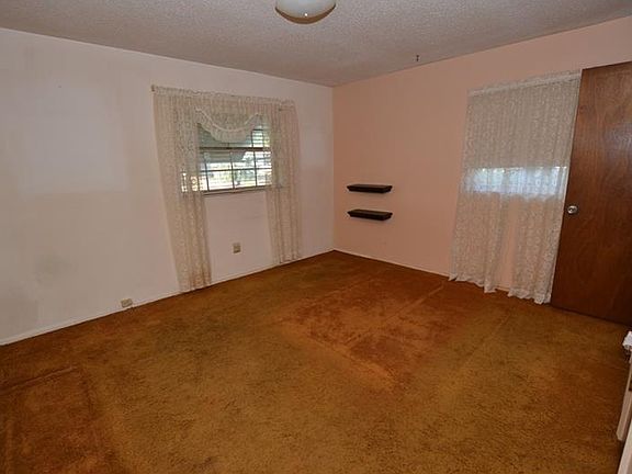 5th image of 5803 Briar Dr