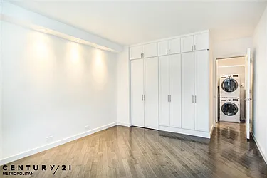 Rented by Century 21 Metropolitan