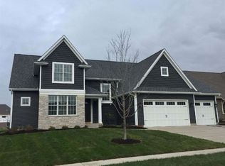 3656 Cobblestone Dr, Bettendorf, IA 52722